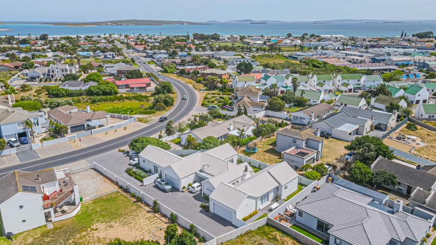 6 Bedroom Property for Sale in Country Club Western Cape